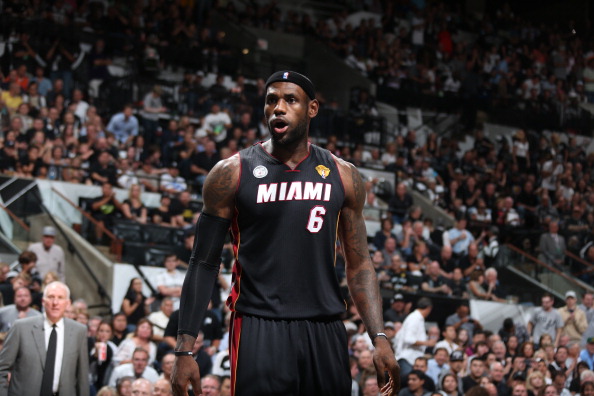 阿奇姆彭迎来中超第200场里程碑，此前199场贡献68球21助（阿奇姆彭中超200场达成：此前199战贡献68球21次助攻）