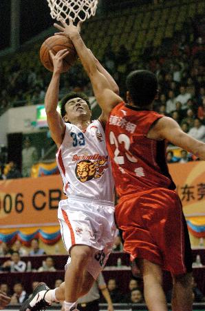 深圳队表现回暖（深圳队状态回升）