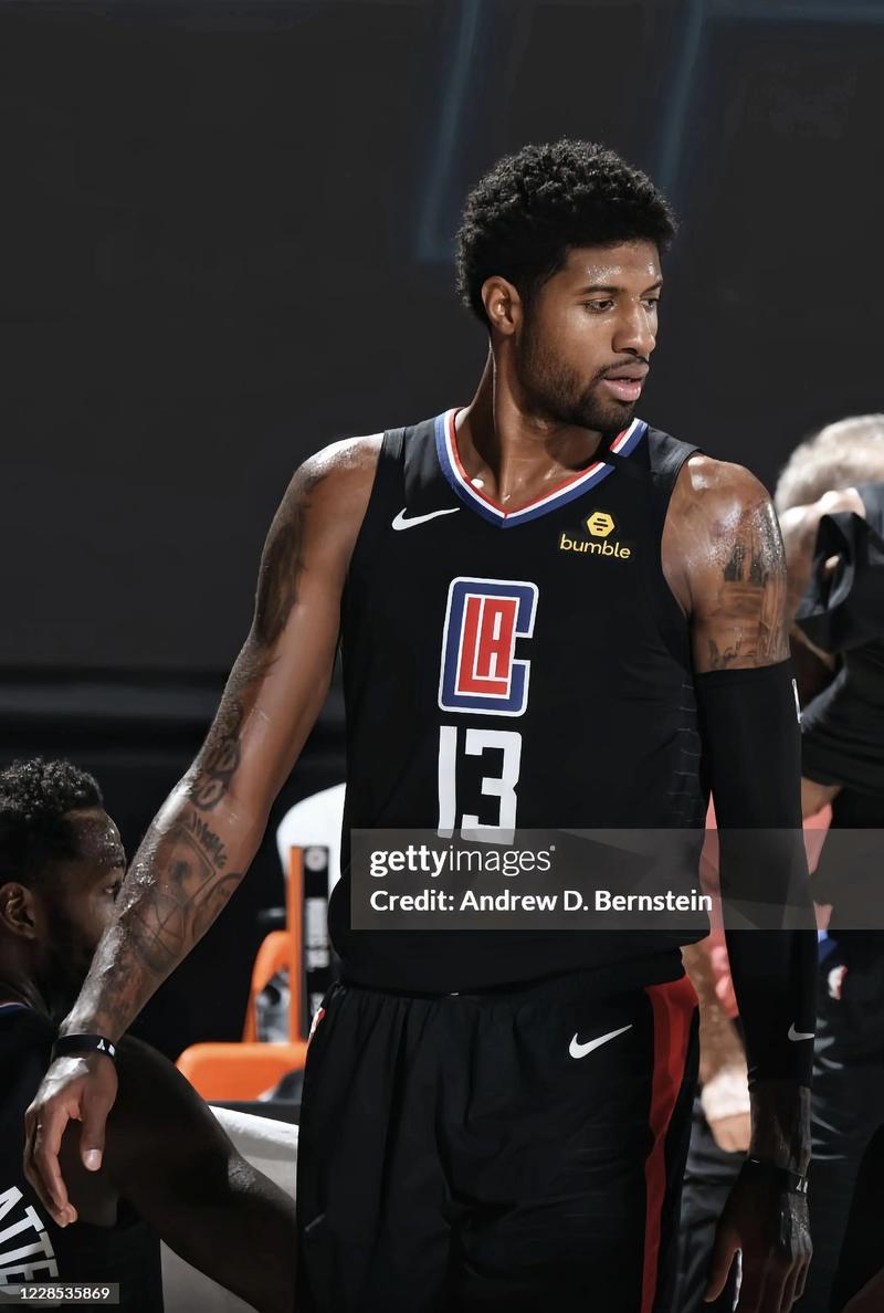 孔德的双重失误导致巴塞罗那开局落后，但随后他用助攻弥补了错误（孔德连犯两错致巴萨早早落后，随后用助攻将功补过）