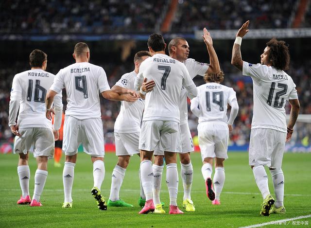 热议汪士钦红牌：对方踢人很隐蔽；染红动作太业余，狂性大发