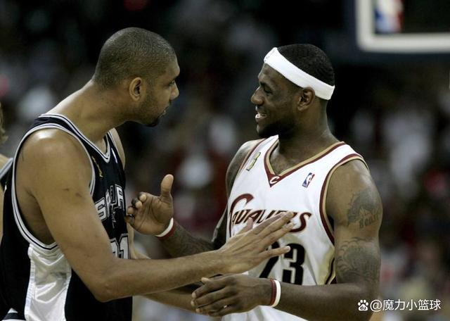 汪涵陪儿子参加马术比赛，嚼槟榔一脸享受，与老婆交替带娃引热议（汪涵现身儿子马术赛场，口嚼槟榔神态惬意，与妻子轮番带娃引发热议）