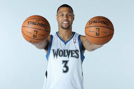 徐正源：韦世豪只归队练了一天；罗慕洛受伤可能因天气冷（徐正源称韦世豪仅随队练一天，罗慕洛受伤或与低温有关）