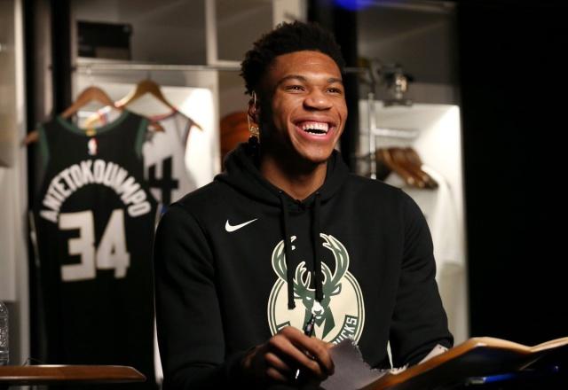 土鸡PK桑巴！国际排联认证这是本届VNL至今最激烈的强强对话！（土鸡大战桑巴：国际排联认定为本届VNL迄今最火爆的强强对决）